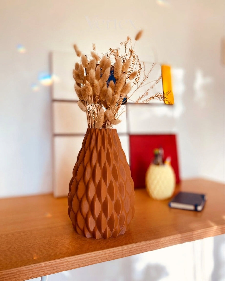 Wavy Vase VERTEX Studio