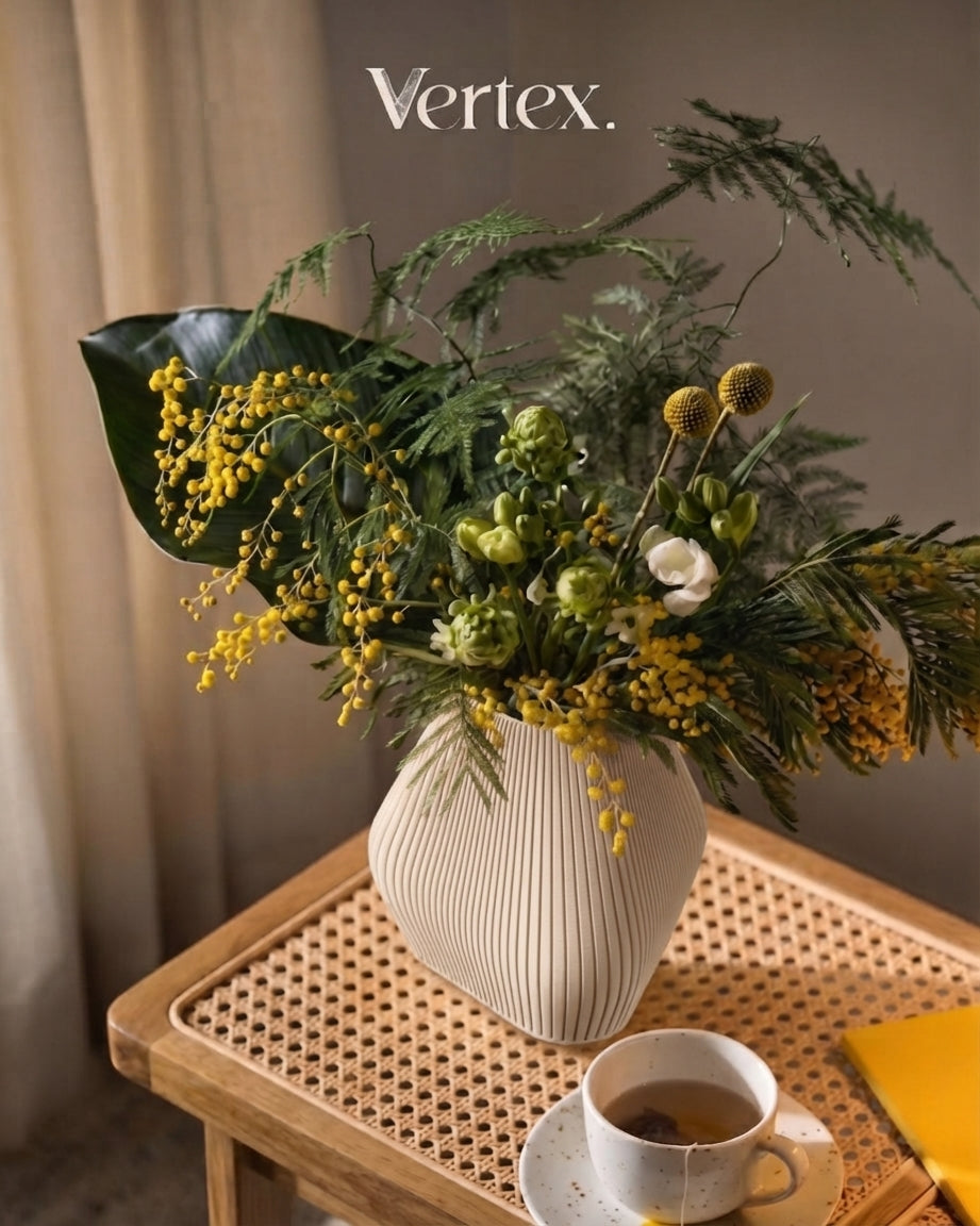 Pyramid Vase VERTEX Studio