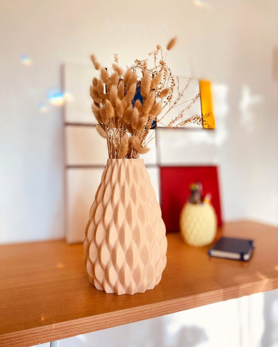 Wavy Vase VERTEX Studio