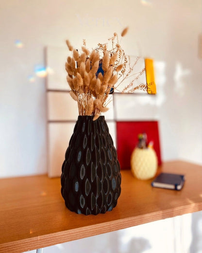 Wavy Vase VERTEX Studio