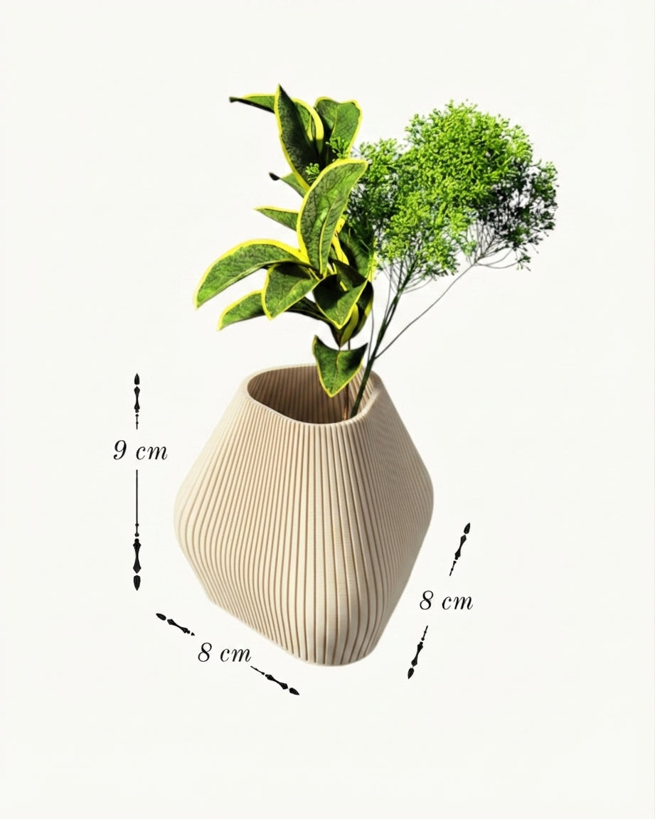 Pyramid Vase VERTEX Studio