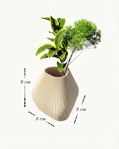 Pyramid Vase VERTEX Studio