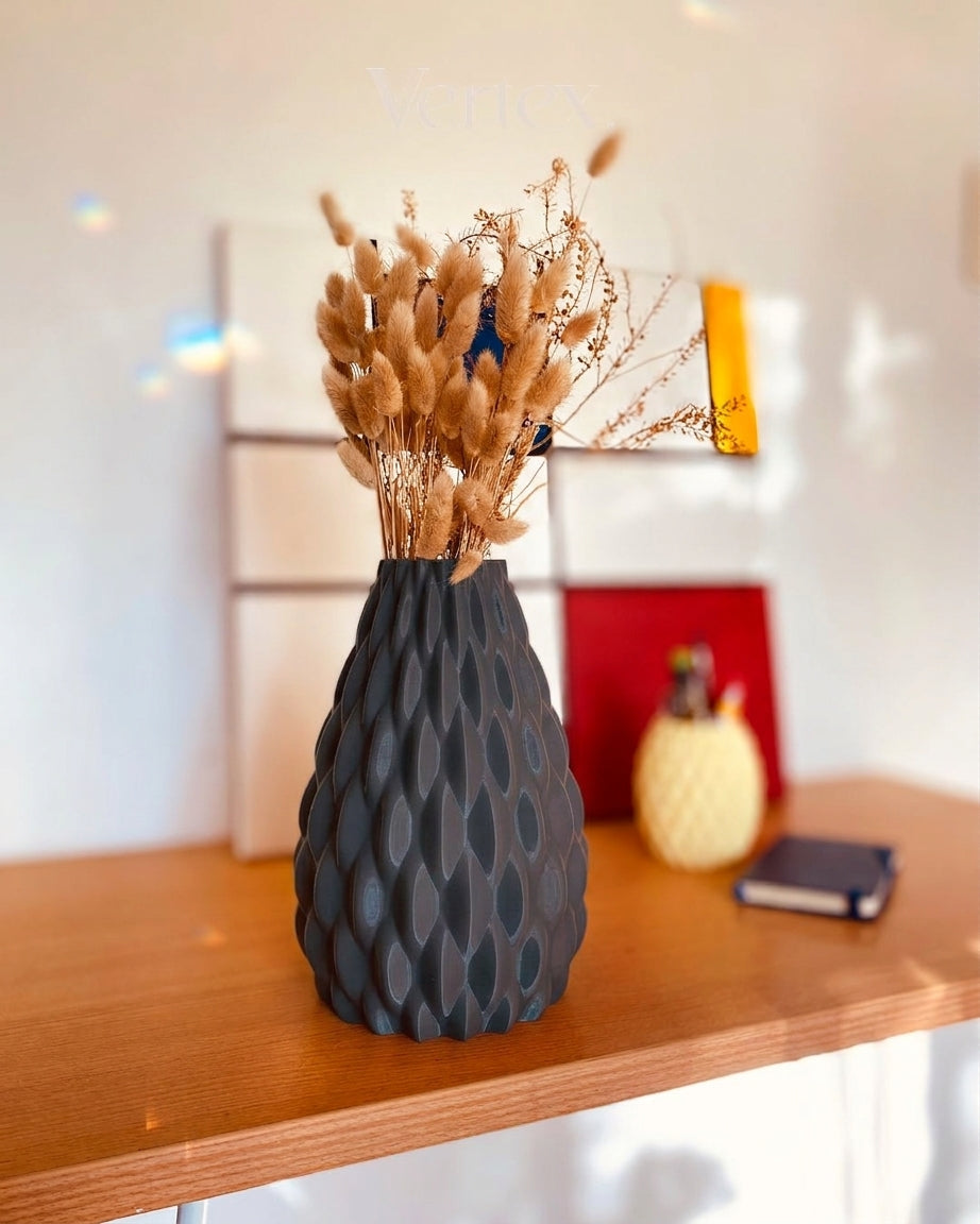 Wavy Vase VERTEX Studio